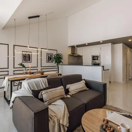 Sost - 2 Bedrooms And Shared Rooftop In Alcantara アパート リスボン
